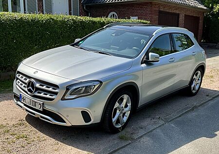 Mercedes-Benz GLA 180 GLA 180DCT | EZ 01/2019 | 47.800km | Schiebedach