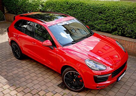 Porsche Cayenne Turbo Tiptronic Burmester in Bestzustand