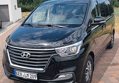 Hyundai H-1 LEDER XENON AHK SCHECKHEFT
