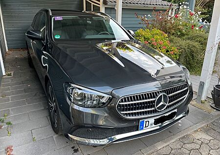 Mercedes-Benz E 220 d T Autom. -