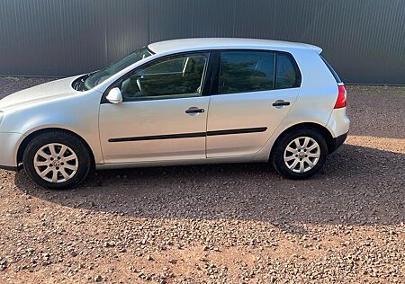 VW Golf Volkswagen 1,6 FSI Comfortline
