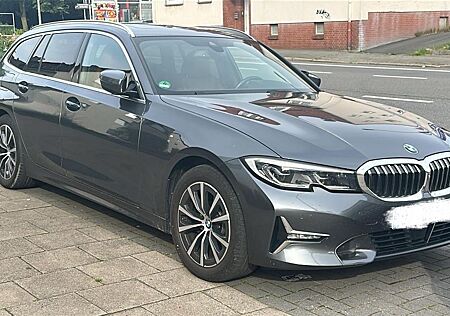 BMW 318d Touring Luxury Line. Scheckheftgepflegt