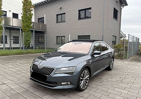 Skoda Superb 2.0 TDI SCR DSG L&K * PANO * VOLL *