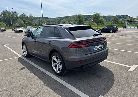Audi Q8 55 TFSI quattro tiptronic -