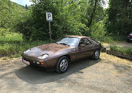 Porsche 928 Scheckheft, Schalter, 2.Hd. orig. Kilometer