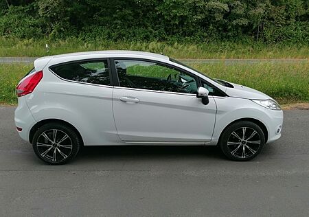 Ford Fiesta 1.4Sport Titanium.Alus.1Hand.1a. Tüv.neu!