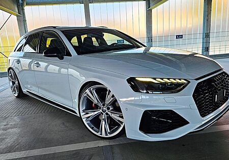 Audi RS4 MATRIX 360'KAM PANO B&O HEAD-UP RS-PAKET 280