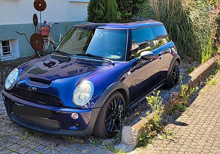 Mini Cooper S R53 mit JCW Felgen & Fox Auspuff