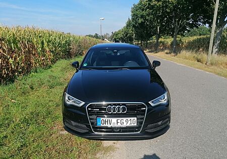 Audi A3 8V 1.8 TFSI S-Line Quattro - Vollausstattung