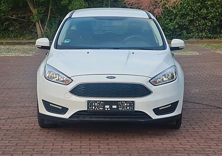 Ford Focus 1,0 EcoBoost TÜV,SERVICE,ZAHNRIEMEN NEU