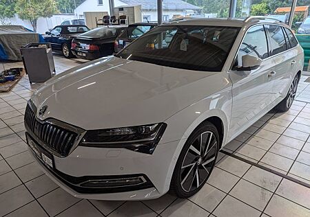 Skoda Superb 2.0 TSI DSG 4x4 STYLE COMBI