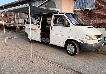 VW T4 Multivan Volkswagen "Bulli" mit Hochdach und Sepcials