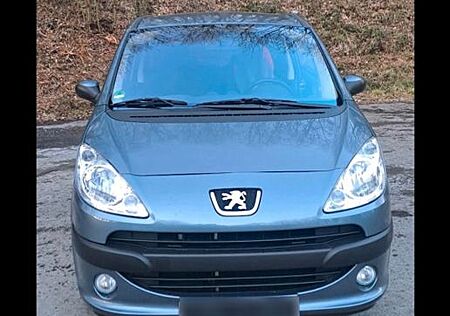 Peugeot  1007 Filou TÜV Neu - top Zustand.