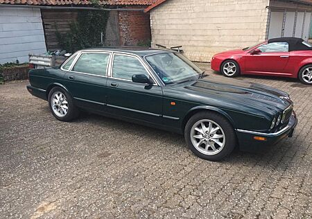 Jaguar XJ8 3.2 -