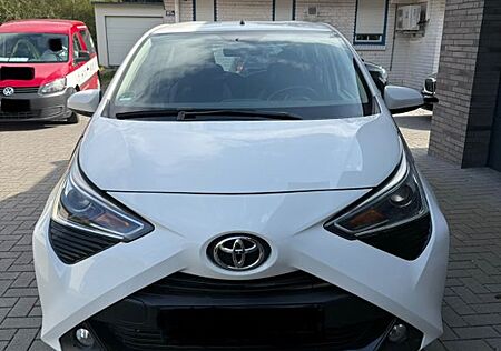 Toyota Aygo (X) Aygo (X) 1,0-l-VVT-i Team Deutschland Team D...
