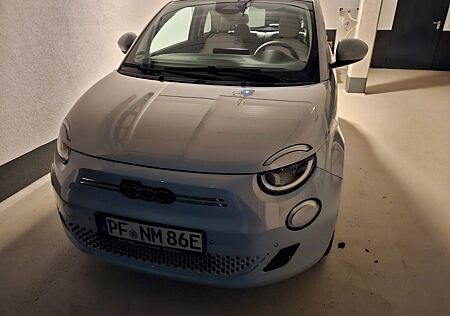 Fiat 500E Lim. MY23 42kwH by Bocelli 3+1 Sonderedition