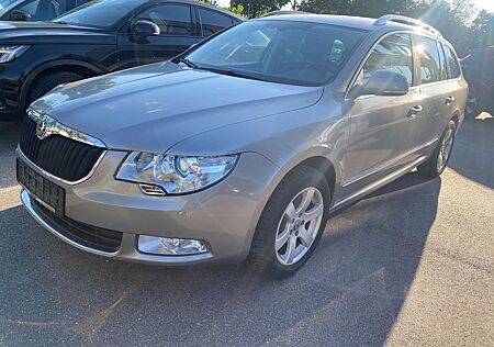 Skoda Superb Combi AUTOMATIK*VOLL-LEDER*BI-XENON*2.HD.