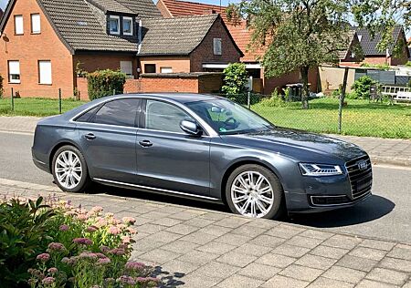 Audi A8 4.0 TFSI tiptronic quattro -