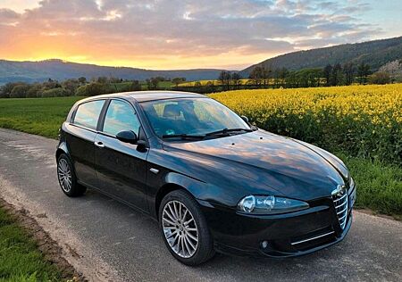 Alfa Romeo 147 gebraucht kaufen Alfa Romeo 147 1.6 TS