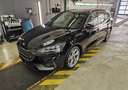 Ford Focus ST Turnier Performance-Paket Winter-Paket