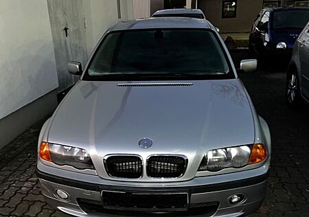 BMW 320i / 158280 km