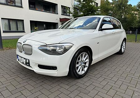 BMW 120d Scheckheft TÜV 05/27 TOP Zustand Leder LED