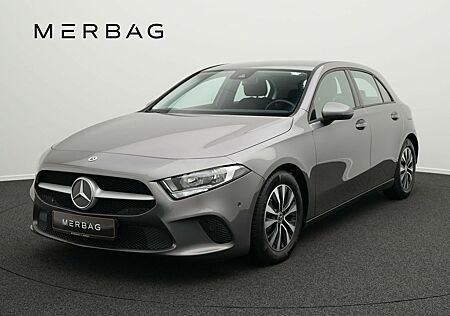 Mercedes-Benz A 180 gebraucht kaufen Mercedes-Benz A 180 d Kamera+PTS+SHZ+MBUX+Tempomat