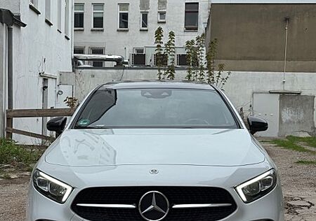 Mercedes-Benz A 200 4MATIC DCT -