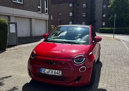 Fiat 500E (RED) Cabrio 42 kWh (RED)