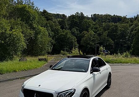 Mercedes-Benz E 220 d 9G AMG Line/NightPaket/Pano/Wide/Burmest