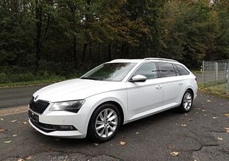 Skoda Superb 2.0 TDI DSG Style Combi AHK ACC