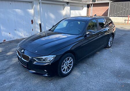 BMW 318d Touring F31 Leder/ Navigation/LED