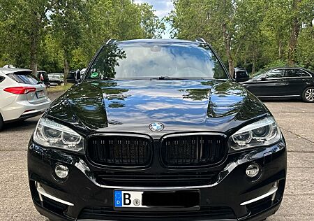 BMW X5 xDrive30d F15 - AHK - Harmann Kardon - Standh