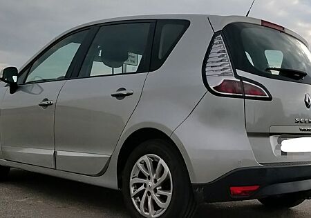 Renault Grand Scenic Paris ENERGY TCe 130 Start & St...