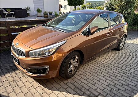 Kia Cee'd / Ceed 1.0 T-GDI Vision Vision
