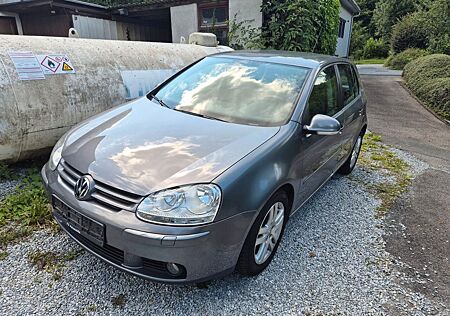 VW Golf Volkswagen 1.6 Tour Sitzheizung Tempomat PDC AHK