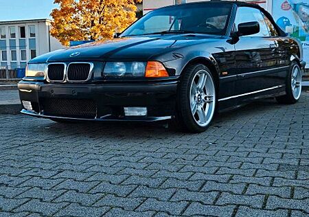BMW 318i E36 Cabrio Sport Edition M Paket Scheckheft