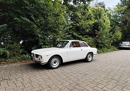 Alfa Romeo GT Giulia Sprint Veloce Kantenhaube TÜV neu H