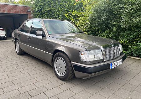 Mercedes-Benz 200 E Sportline