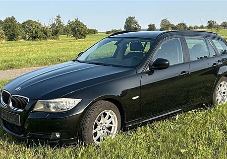 BMW 318i Touring - Autom*Pano*PDC*AHK*Navi