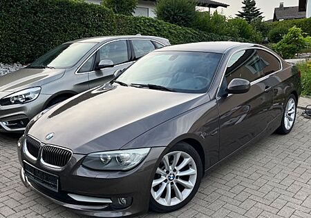 BMW 330 E92/ Reifen&Bremsen Neu / Standheiz.&Lüft.