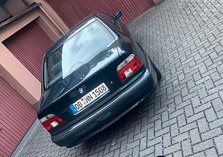 BMW 528i A -