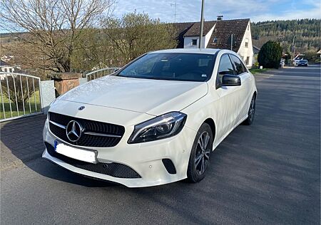 Mercedes-Benz A 200 d AUTO/CAR PLAY