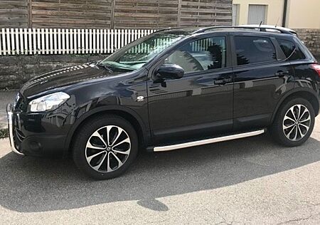 Nissan Qashqai 4x4*PANO*Automatik*TÜV NEU*AHK*360GradK.