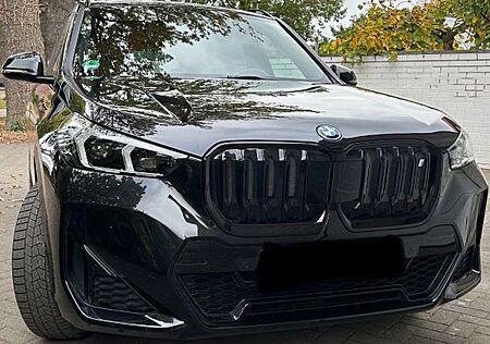 BMW iX1 gebraucht kaufen BMW iX1 xDrive30, Unfallfrei,Scheckheft, Top Zustand