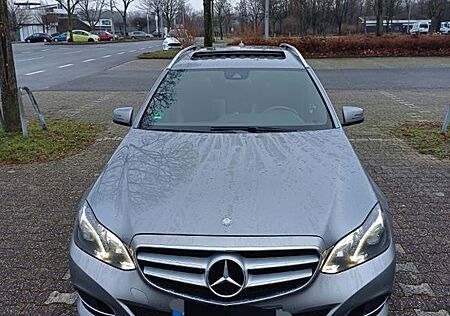 Mercedes-Benz E 250 CDI 4MATIC T Autom. -