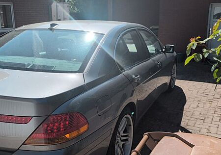 BMW 735Li A -