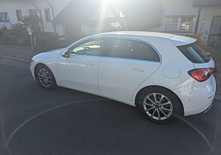 Mercedes-Benz A 220 DCT -