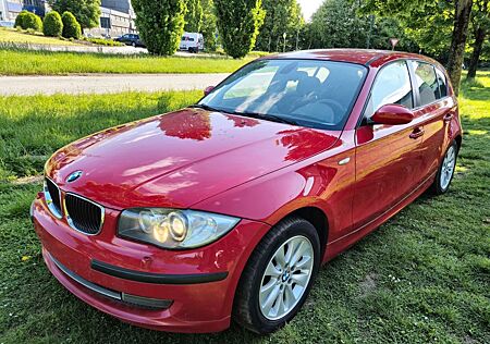 BMW 116i "NAVI"KLIMAAUTOMATiK"XENON"PDC"ALU"