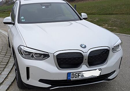 BMW iX3 IMPRESSIVE mit Gebrauchtwagen Garantie